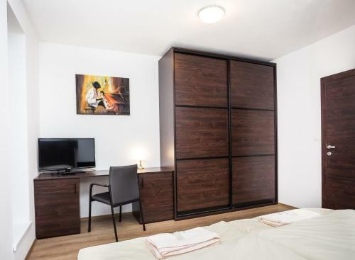 Barok Hotel And Apartments