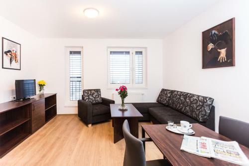 Barok Hotel And Apartments