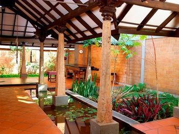 Hotel Poovar Island Resort