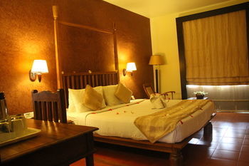 Hotel Poovar Island Resort