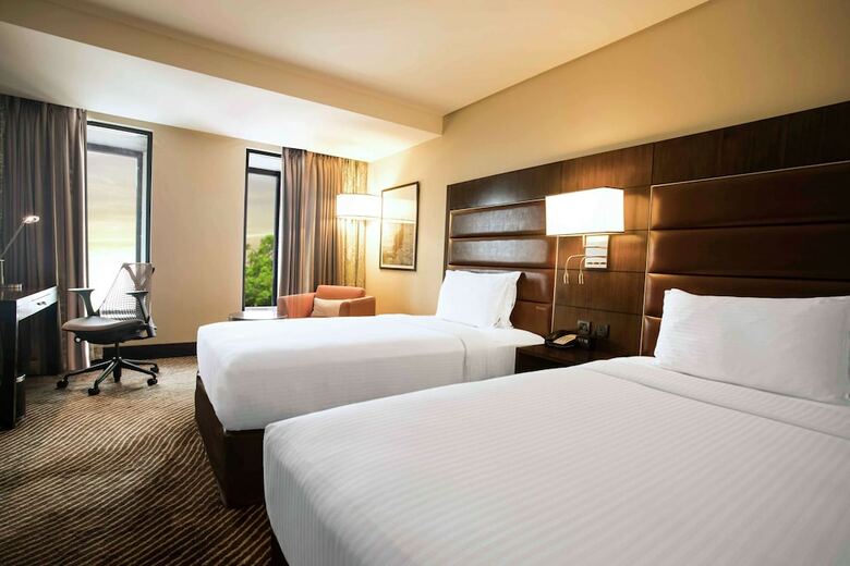 Hotel Muthoot Plaza