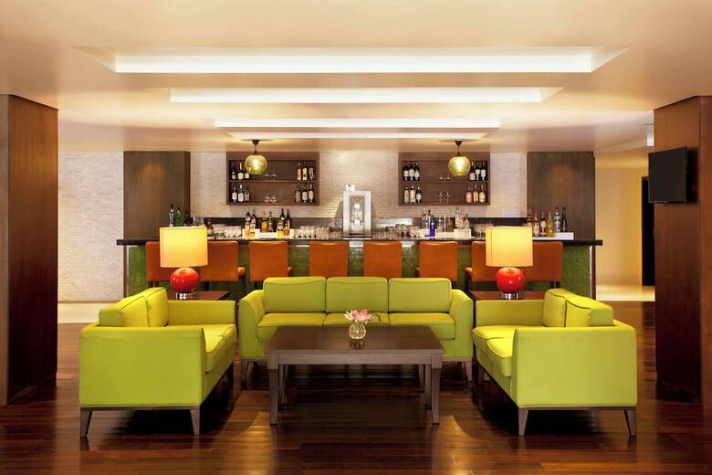 Hotel Muthoot Plaza