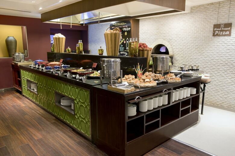 Hotel Muthoot Plaza