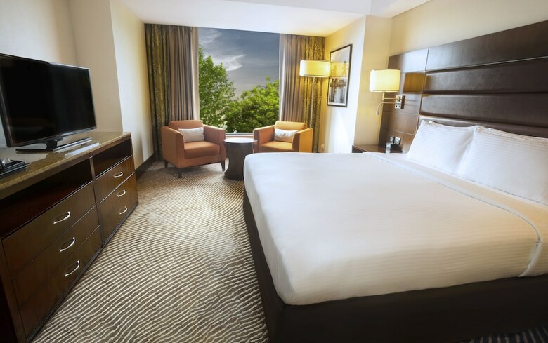 Hotel Muthoot Plaza