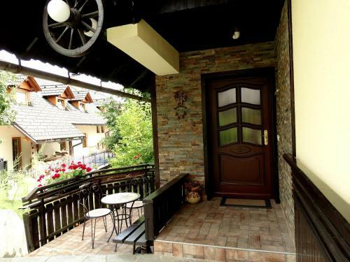 Hostal Apartments Maria
