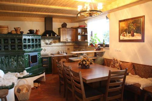 Hostal Apartments Maria