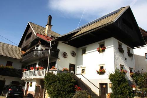 Hostal Apartments Maria