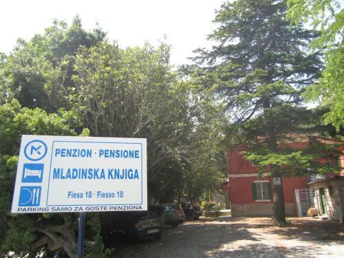 Hostal Dom Mladinske Knjige Fiesa
