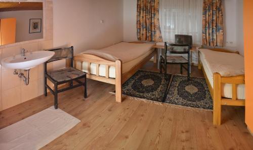 Hostal Guesthouse Stremljan