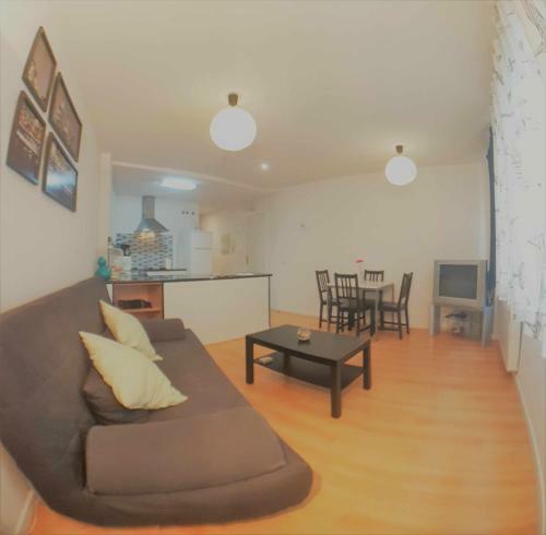 Apartamentos Tur�sticos La Golondrina
