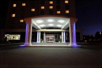 Holiday Inn Express Hotel  Suites Toronto - M