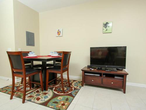 7668 Otterspool Apartment
