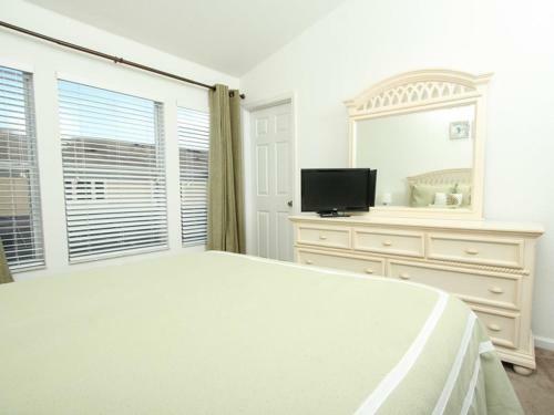 7668 Otterspool Apartment
