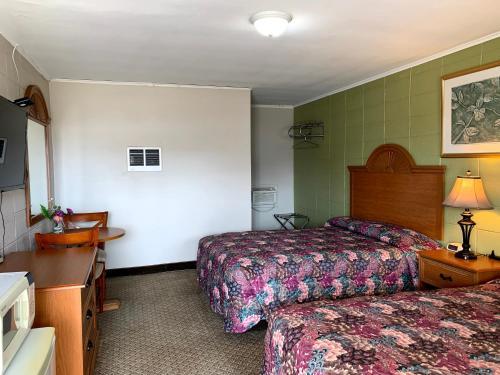 Holiday Motel