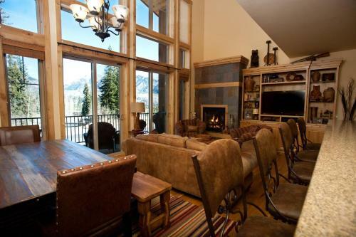 Alpenglow 10 Apartment