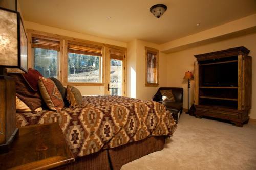 Alpenglow 10 Apartment