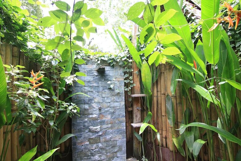 Hostal Fox & The Firefly Cottages