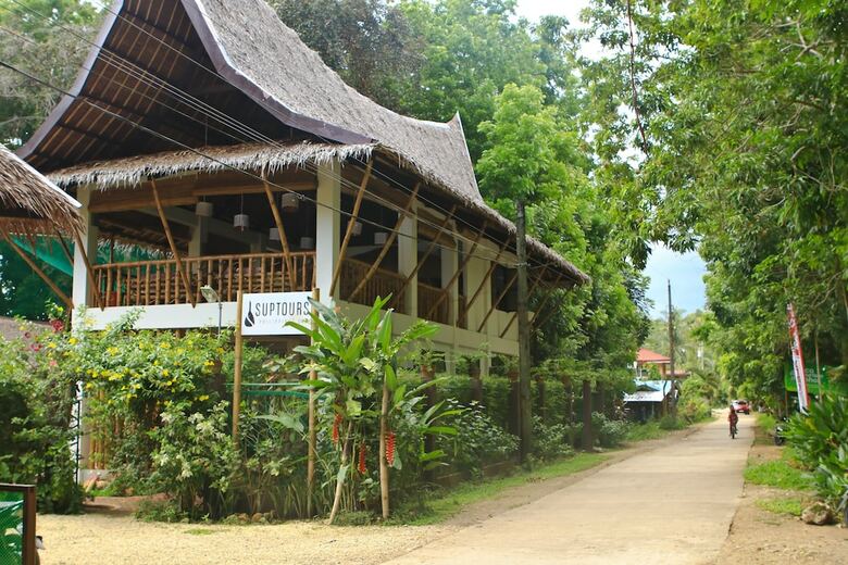 Hostal Fox & The Firefly Cottages