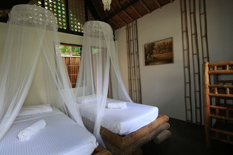 Hostal Fox & The Firefly Cottages