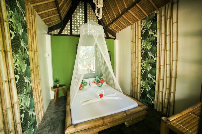 Hostal Fox & The Firefly Cottages