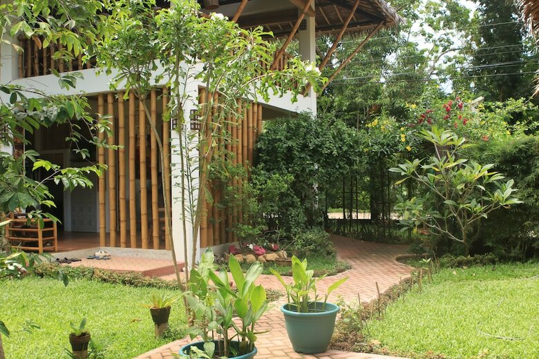 Hostal Fox & The Firefly Cottages
