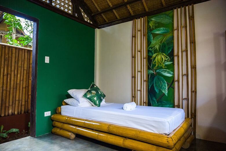 Hostal Fox & The Firefly Cottages