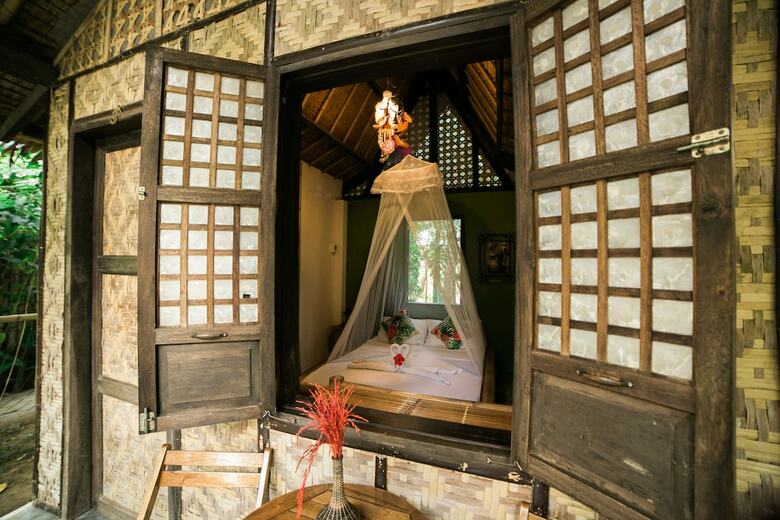 Hostal Fox & The Firefly Cottages