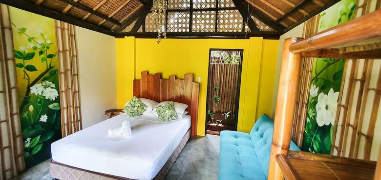 Hostal Fox & The Firefly Cottages