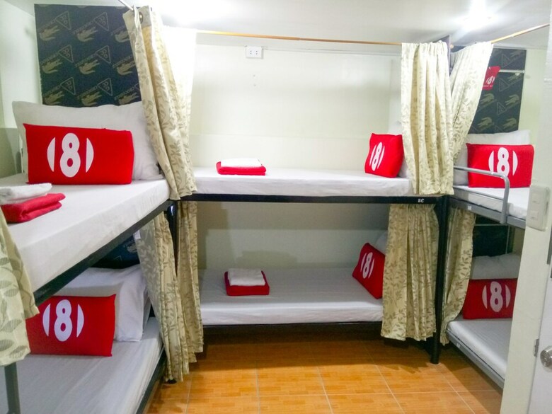 8hostel