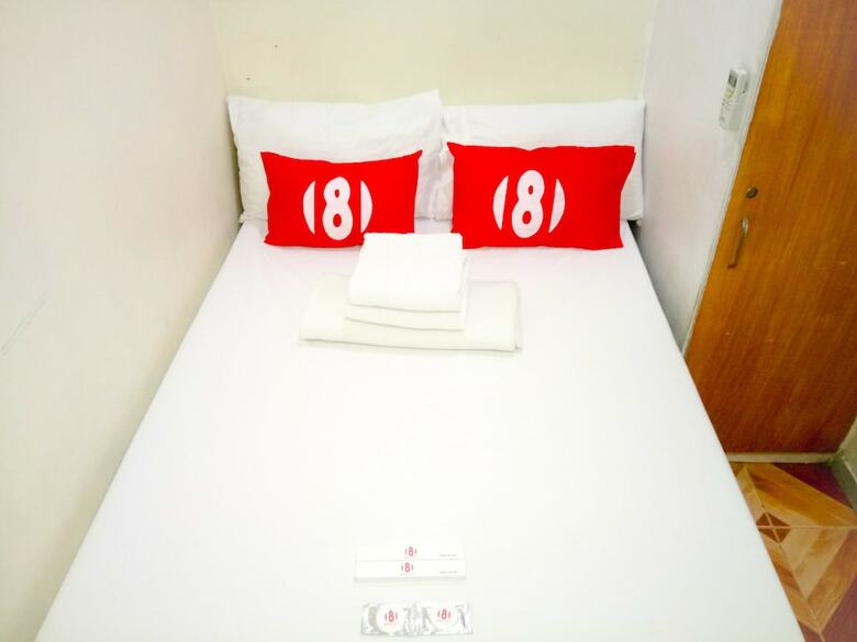 8hostel