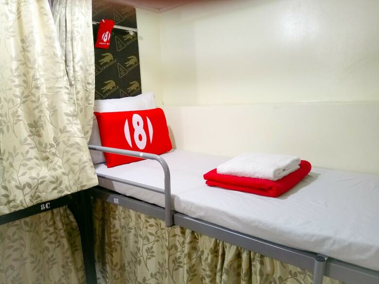 8hostel