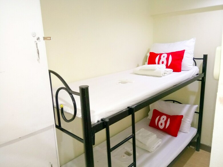 8hostel