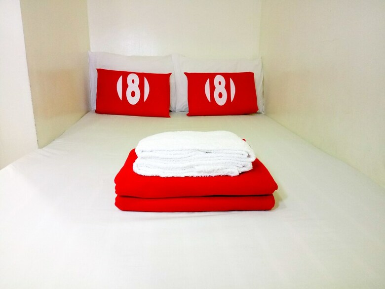 8hostel