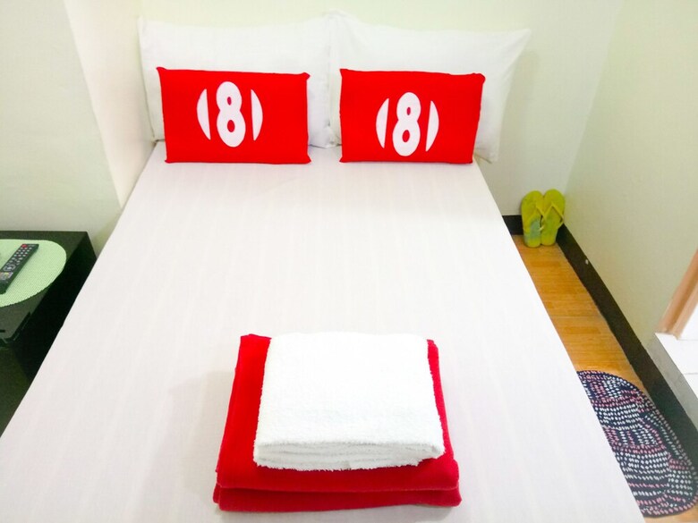 8hostel
