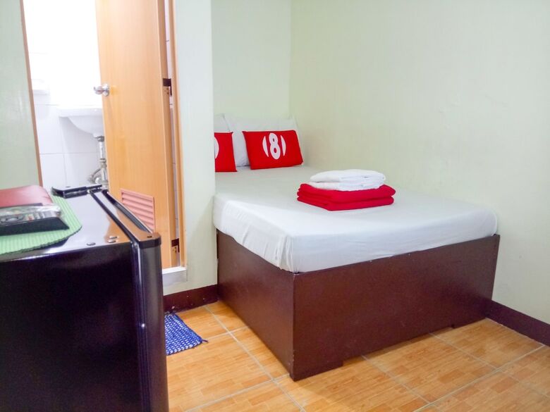 8hostel