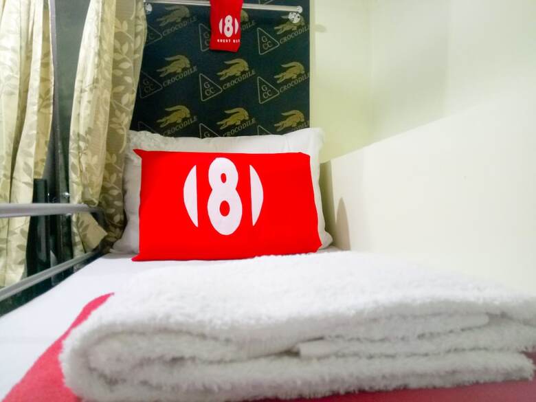8hostel