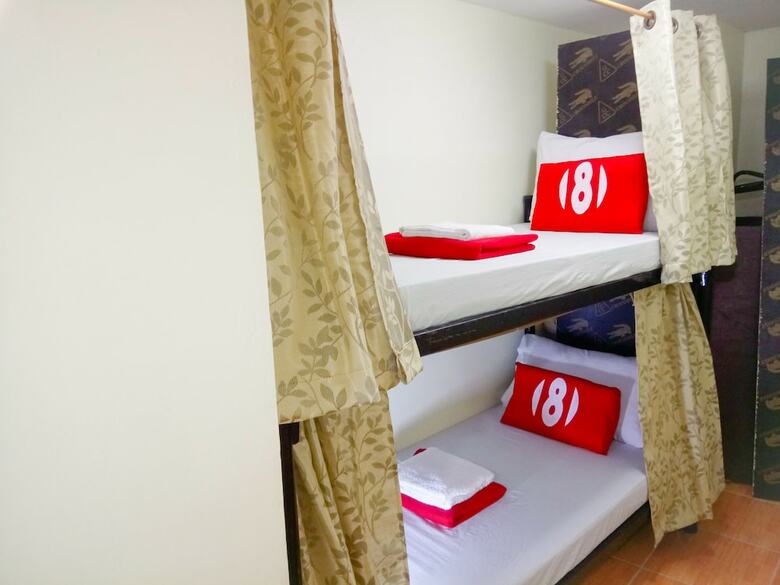 8hostel