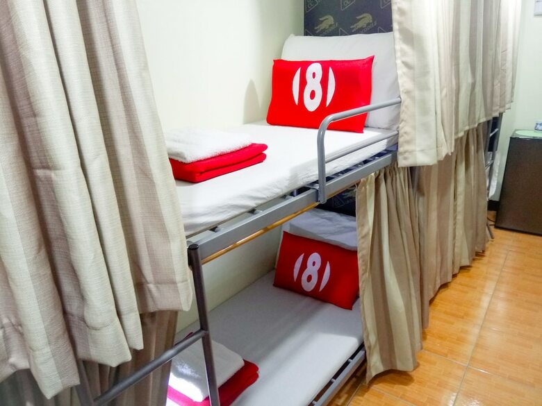 8hostel