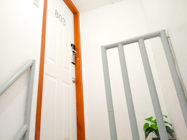 8hostel