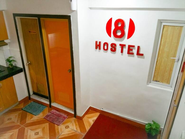 8hostel