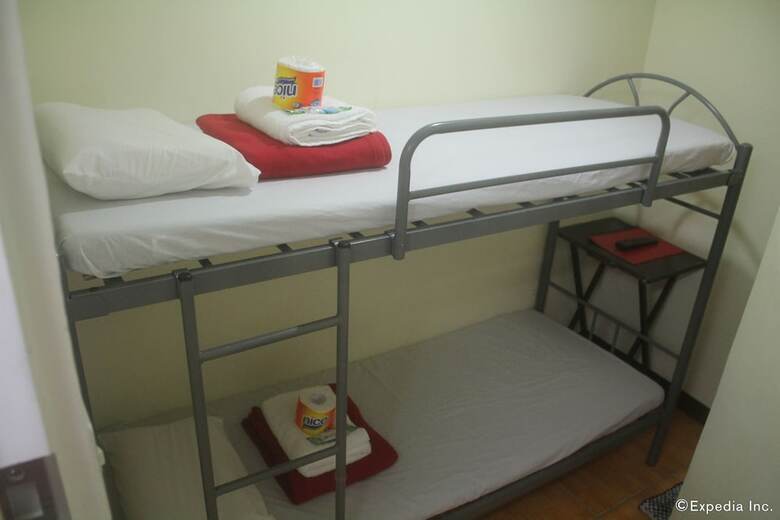 8hostel