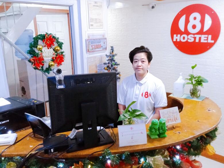8hostel