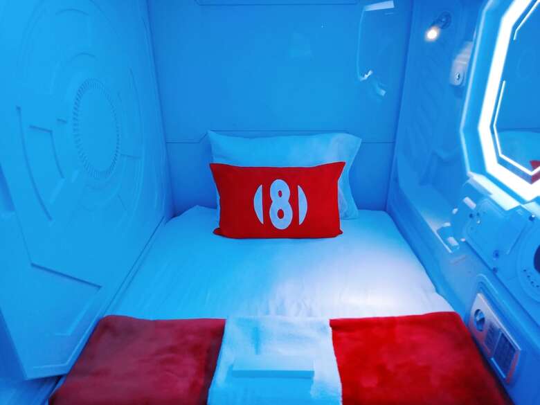 8hostel