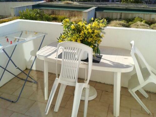 Sunny 1-bedroom Apartment With Pool