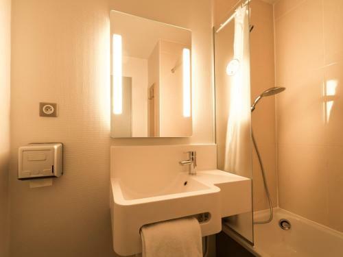 Hotel B&B H�tel Alencon Nord