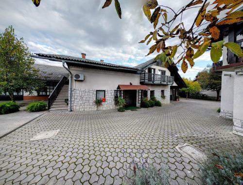 Hostal Apartments Tome