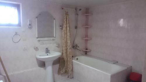 Hostal Binuli House