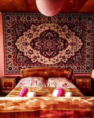 Hostal Mestia Valeris Guesthouse
