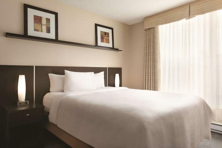 Hotel Embassy Suites - Montreal Quebec