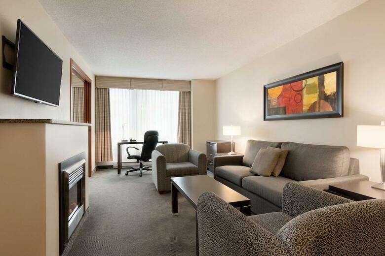 Hotel Embassy Suites - Montreal Quebec